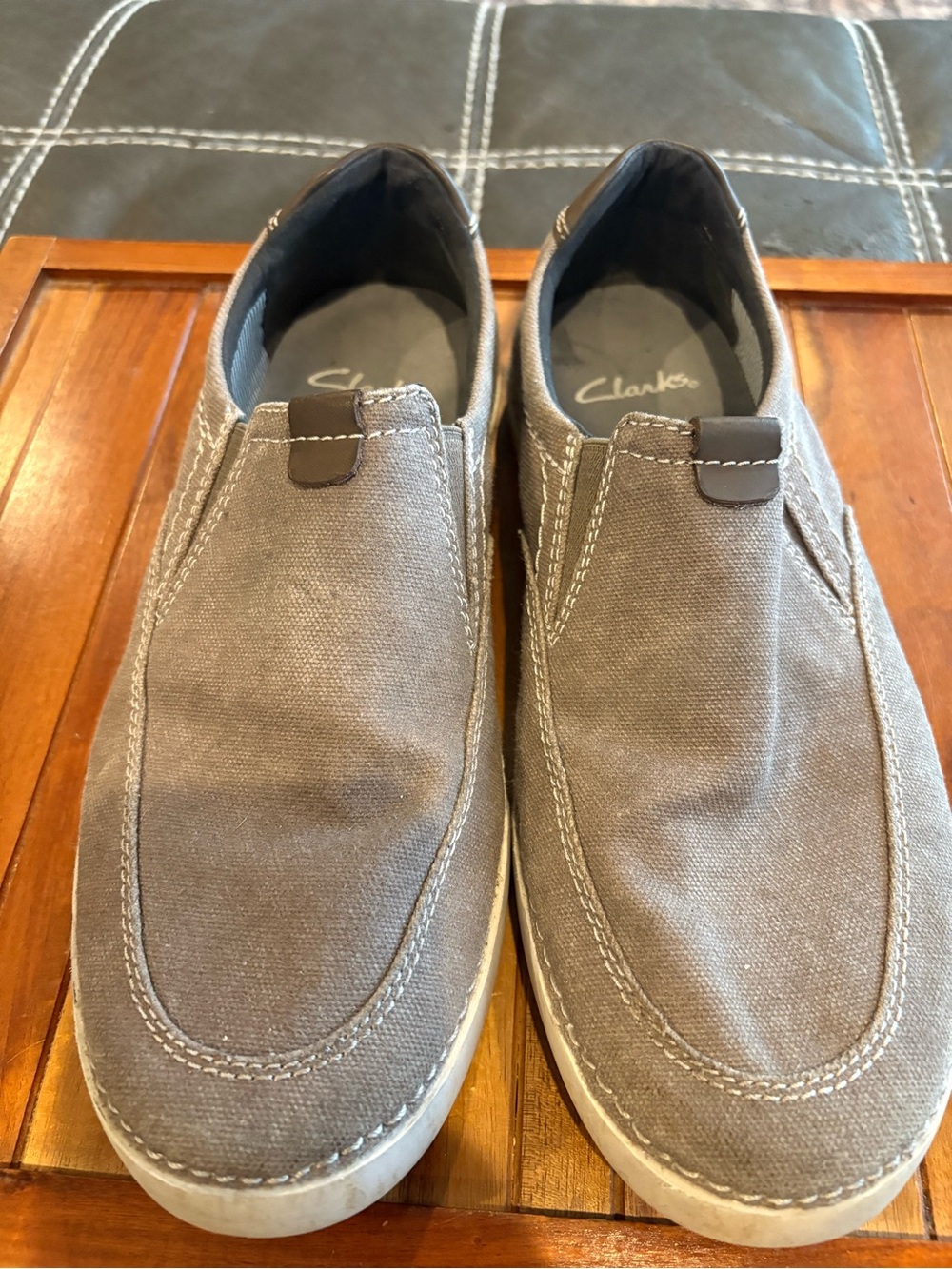 Clarks Men’s Gray Taupe Canvas Slip-On Loafers Casual Shoes Size 9M